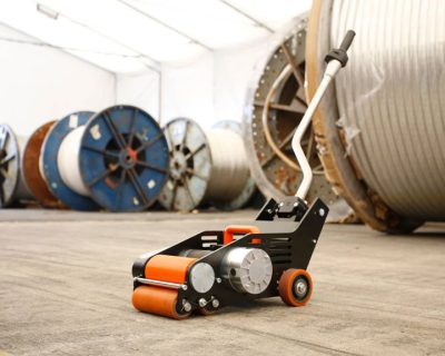 Spingibobina a batteria per i settori carta, cartone, tissue, wire, gomma, converting: i vantaggi di una tecnologia all’avanguardia